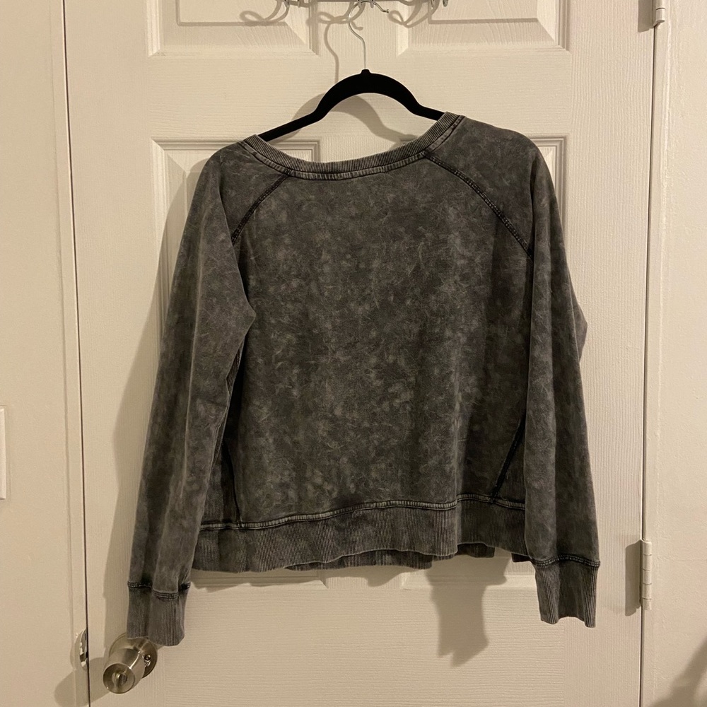 Gray long sleeve top